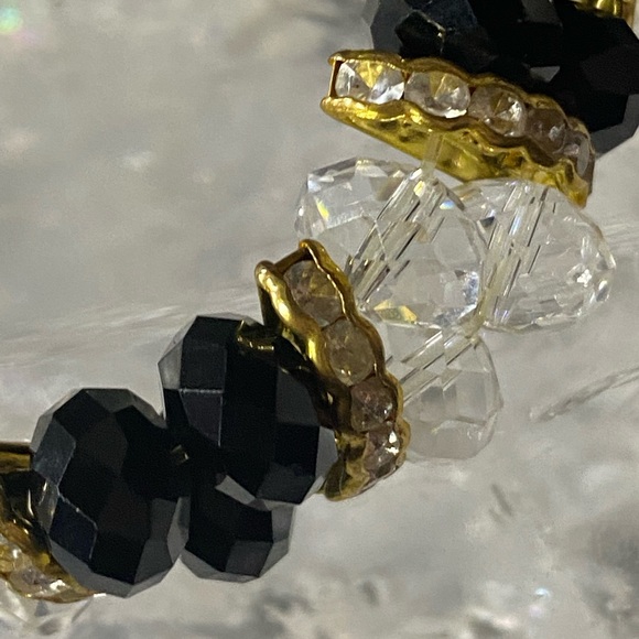 Crystal Beads Stretch Bracelet - Picture 4 of 6